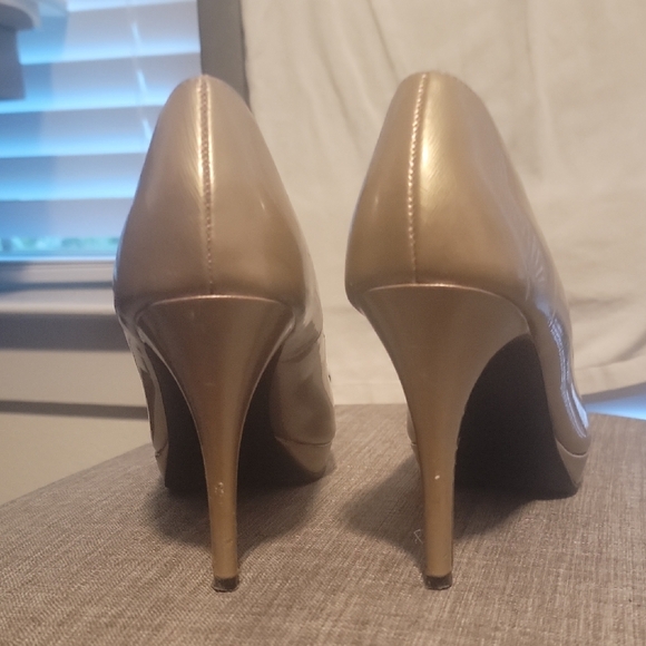 Christian Siriano Gold Heels - Picture 4 of 5